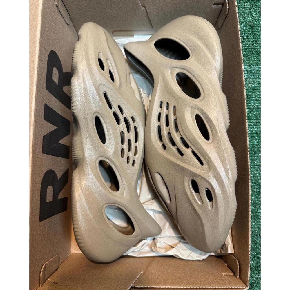 Adidas Yeezy Foam RNR Stone Taupe Size 14